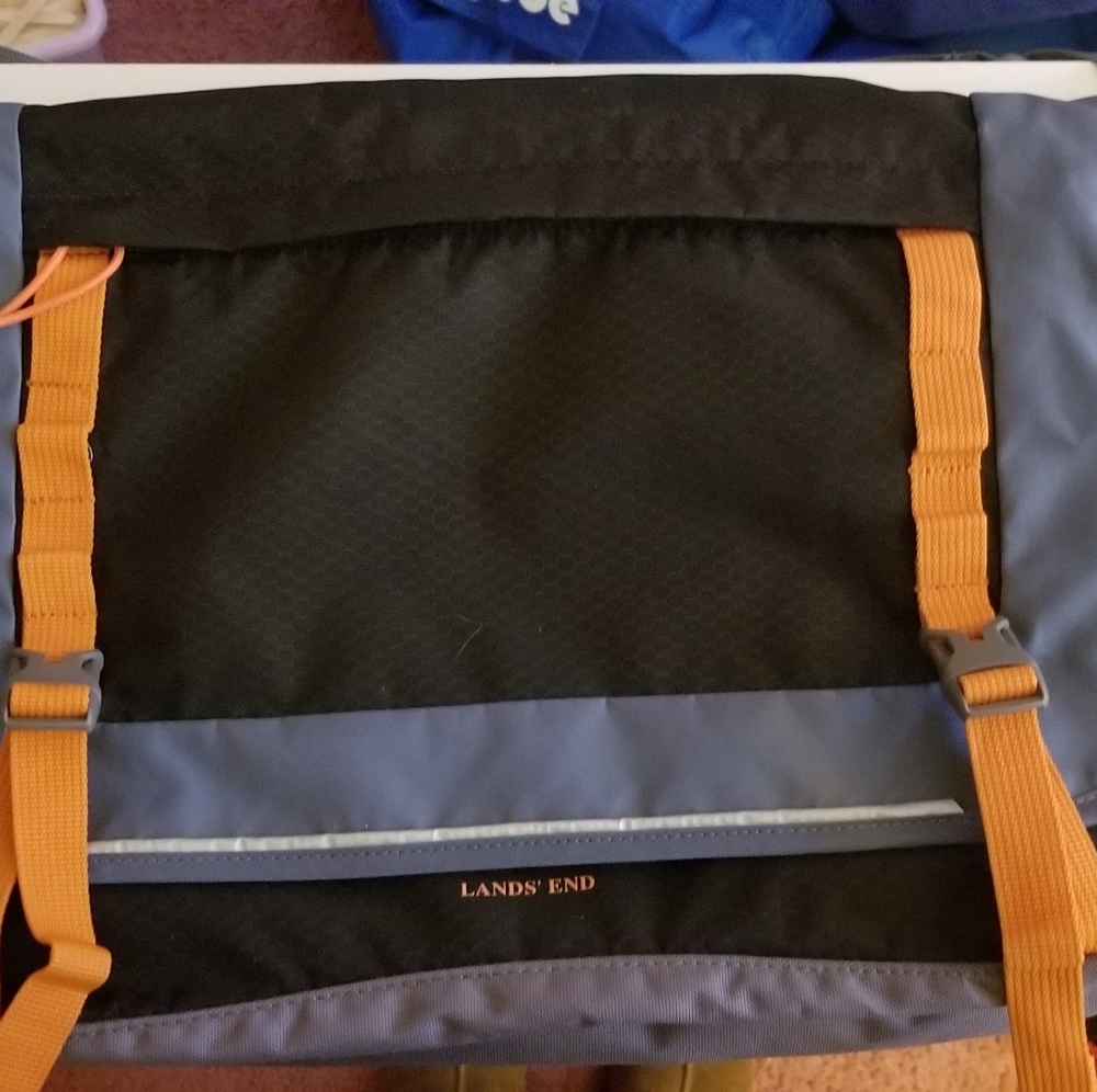 NWOT Lands End messenger bag